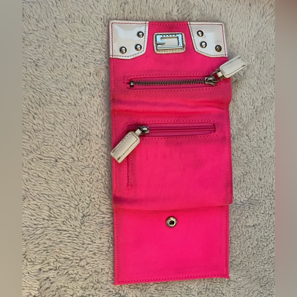 Vintage Mini Guess Purse and Wallet.  Purse is NWOT Excellent Shape - Picture 11 of 14